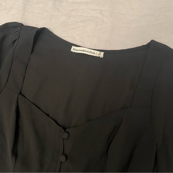 Button through top - Picture 4 of 4